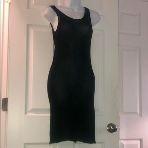 Contemporary Chic Black Sleeveless Midi/Mini Dress